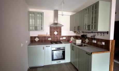 Cozy apartment with fireplace and mountain views